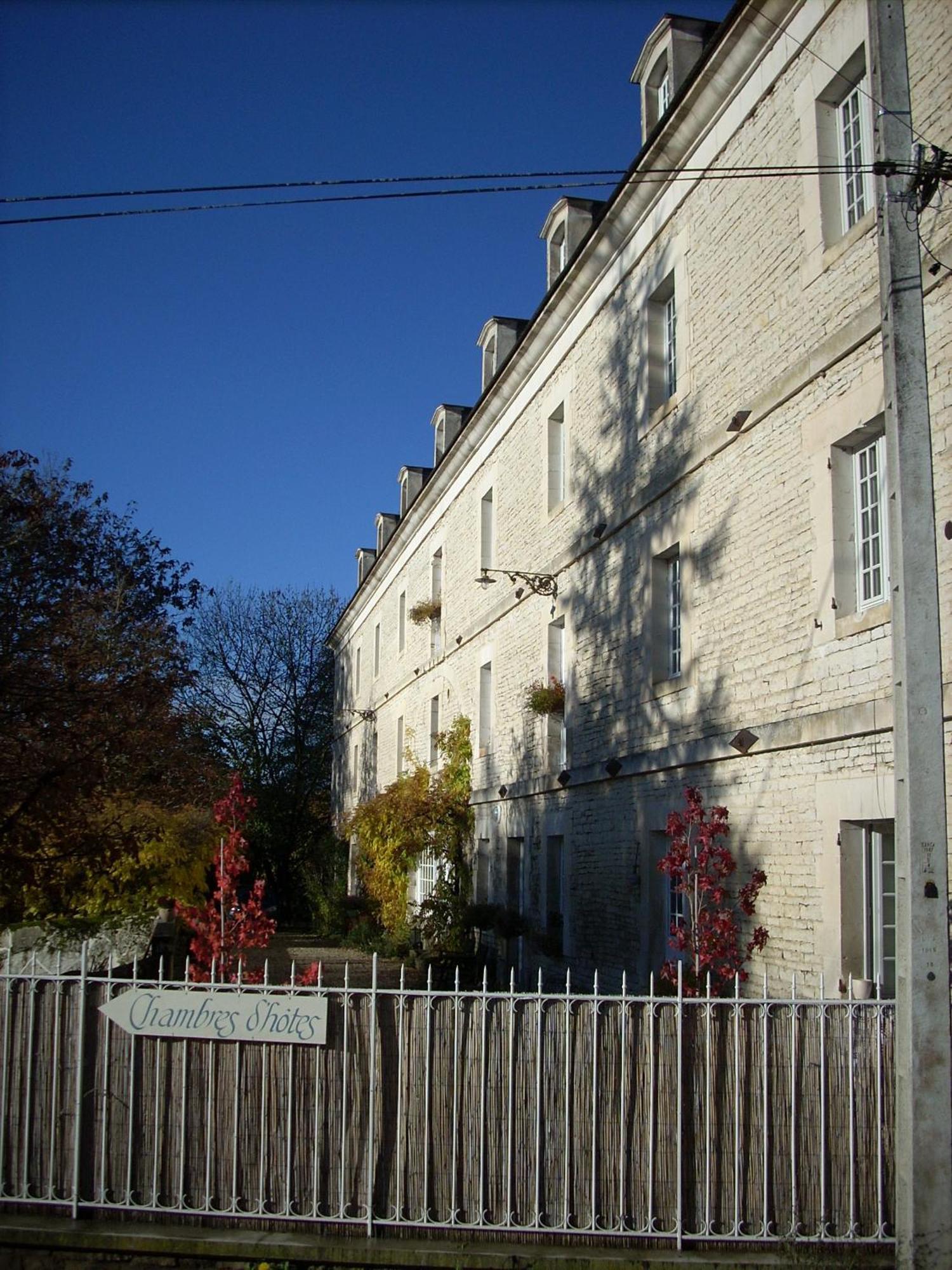 Bed and Breakfast Le Moulin De Poilly Exterior foto