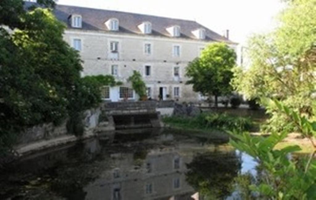 Bed and Breakfast Le Moulin De Poilly Exterior foto