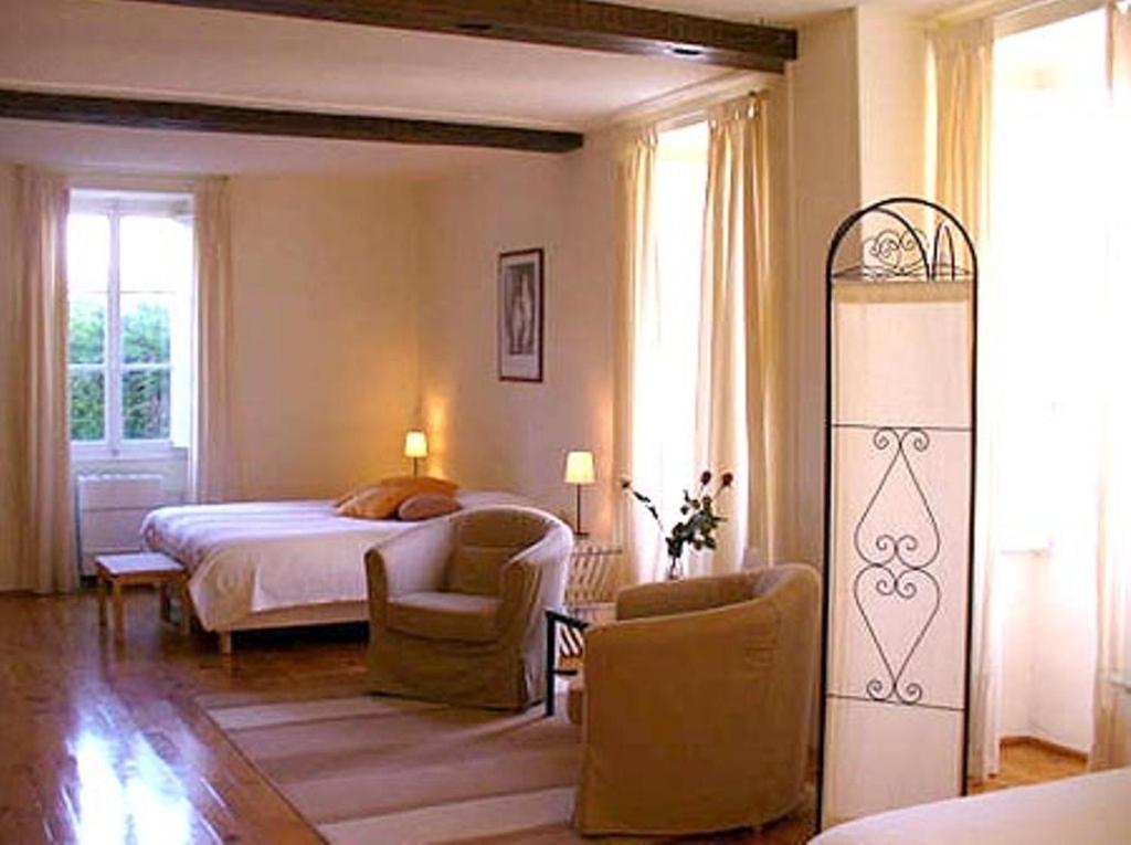 Bed and Breakfast Le Moulin De Poilly Exterior foto